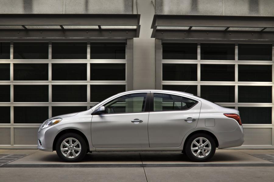  Nissan Versa 2012 года  (фото 101 из 111)